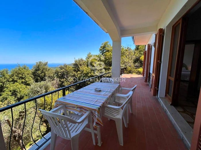 Appartamento trilocale in vendita in Via di Rimercoio, Marciana