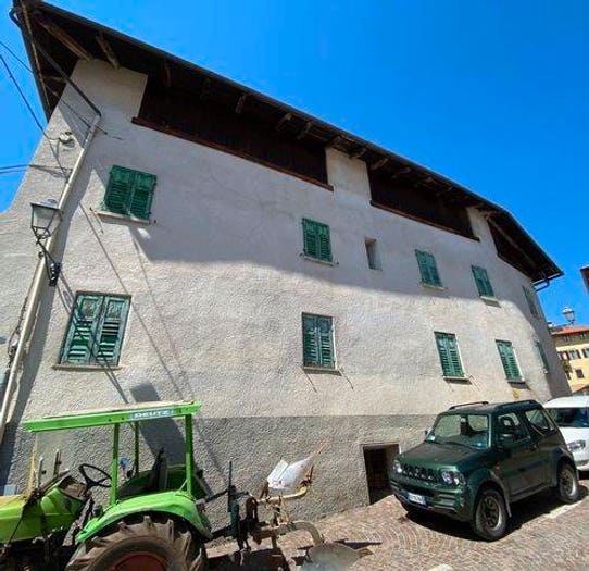 Casa quadrilocale in vendita in Via Tres, Sfruz
