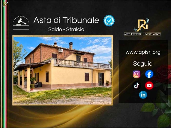 Casa con 6 locali in vendita in Via del Carriolo, Montepulciano
