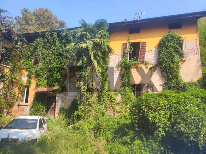 Casa quadrilocale in vendita in VIA MOLINI BIANCHI, Cairate