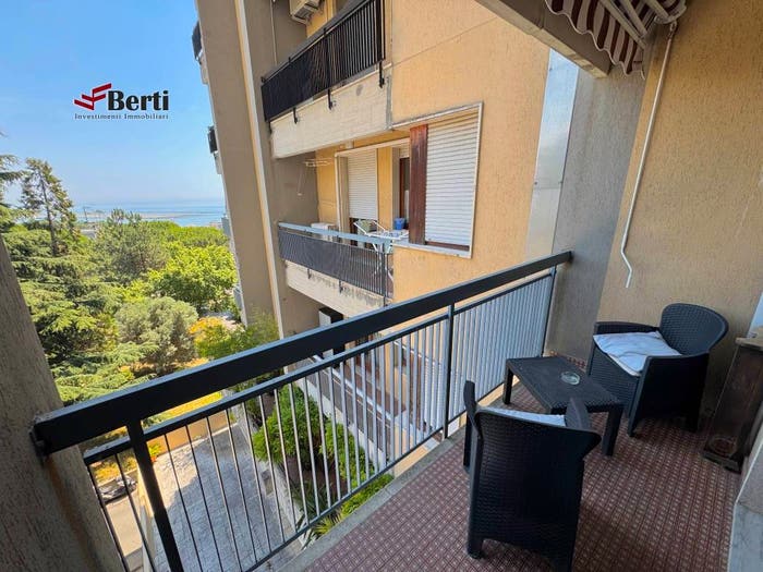 Appartamento quadrilocale in vendita in Via Emilio Salgari, Pegli, Genova