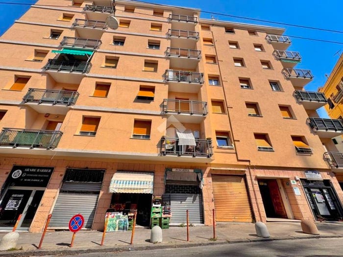 Appartamento trilocale in vendita in Via Redipuglia, Quarto, Genova