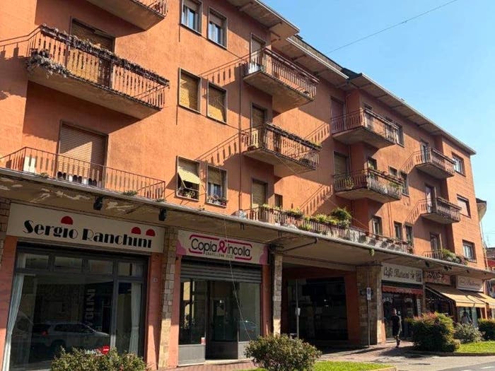 Appartamento con 6 locali in vendita in Via Privata Pariani, Centro, Gravellona Toce