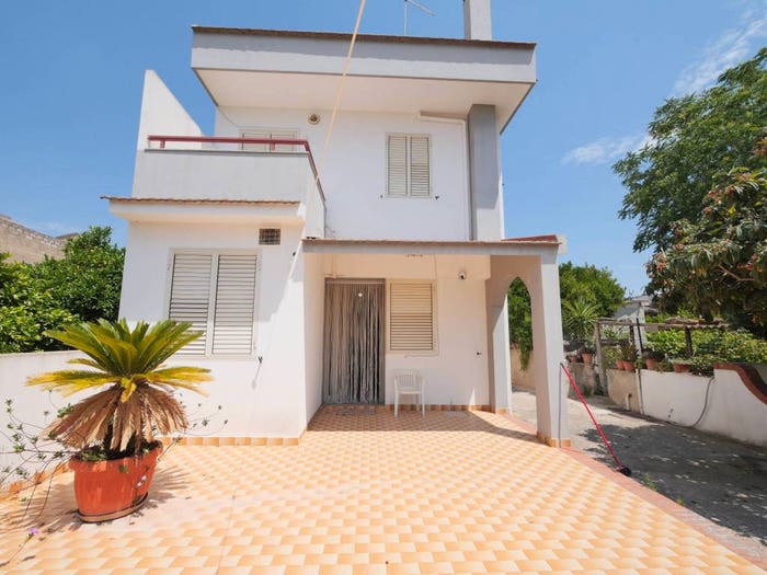 Casa con 6 locali in vendita in Via Aprile, Comiso