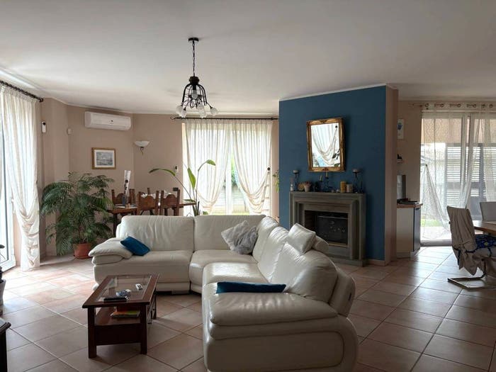 Casa quadrilocale in vendita in Via Monte Bianco, Centro, Ossona