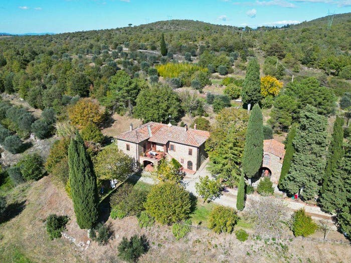 Casa con 6 locali in vendita in via Spartaco Lavagnini, Centro, Bucine