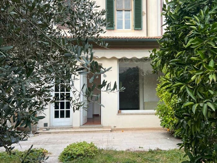 Casa con 6 locali in vendita in Via Tripoli, Stazione Agenzia delle Entrate, Empoli