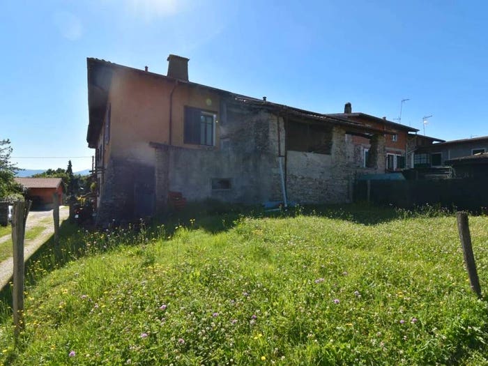 Casa con 6 locali in vendita in Via Marino, Laveno, LavenoMombello
