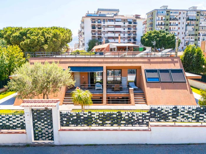 Casa con 6 locali in vendita in Via Alba Gulì, San Lorenzo, Palermo