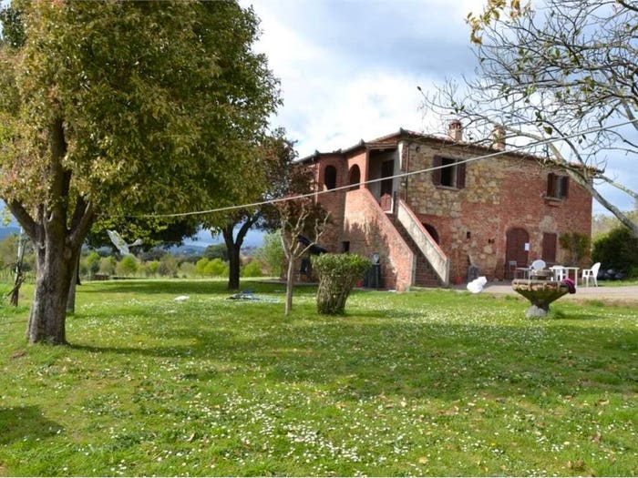 Casa con 6 locali in vendita in Lucignano