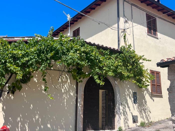 Casa con 6 locali in vendita in Strada Provinciale di Cascia, Cascia