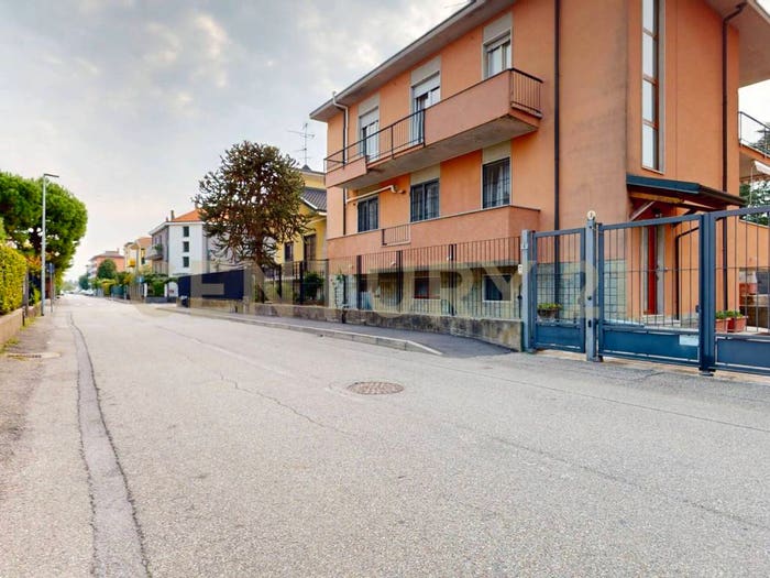 Appartamento trilocale in vendita in Via San Carlo, Centro, Vanzago