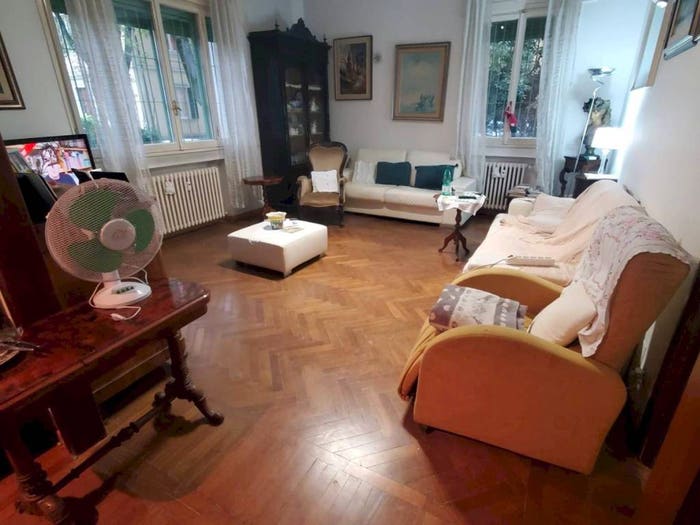 Appartamento con 5 locali in vendita in Viale L A Muratori, Viali, Modena