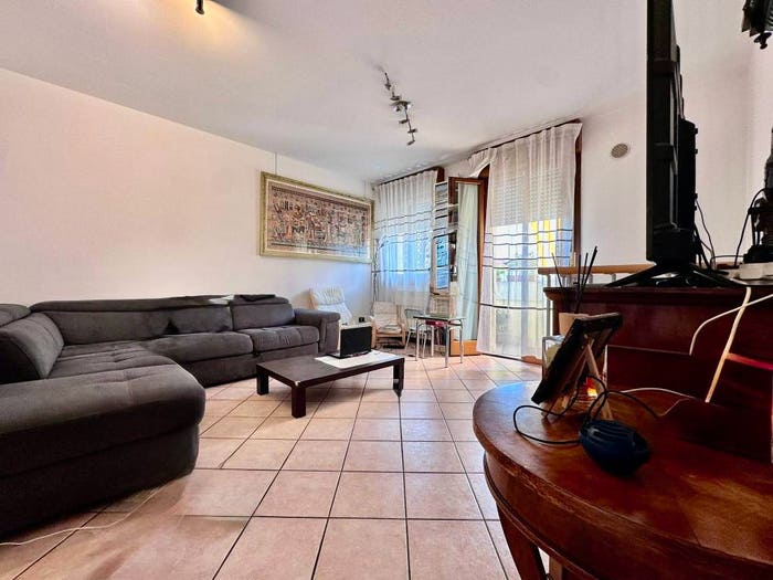 Appartamento quadrilocale in vendita in Via Ettore Bentsik, Guizza, Padova