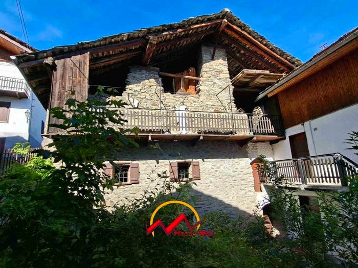 Casa con 6 locali in vendita in Frazione Buillet, Introd