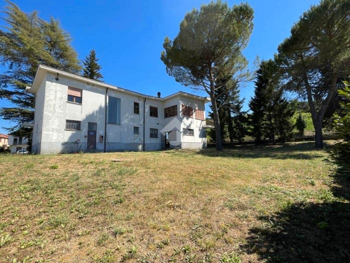Casa con 6 locali in vendita in Piazza Savona, Monastero Bormida