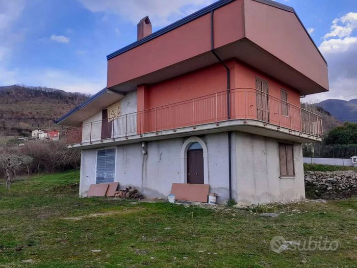 Casa con 6 locali in vendita in Contrada Agnolivieri, Bagnoli Irpino