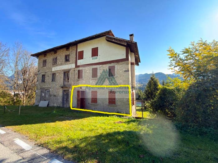Appartamento quadrilocale in vendita in Strada Statale di Alemagna, Lozzo di Cadore