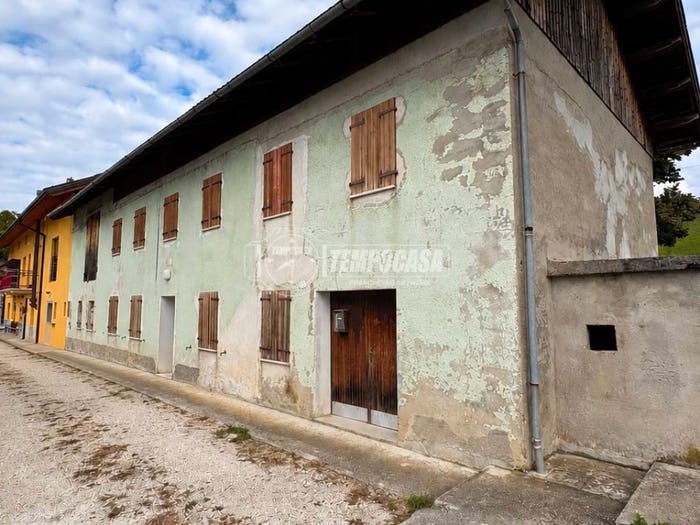 Appartamento con 6 locali in vendita in Via Pizzera, Limana