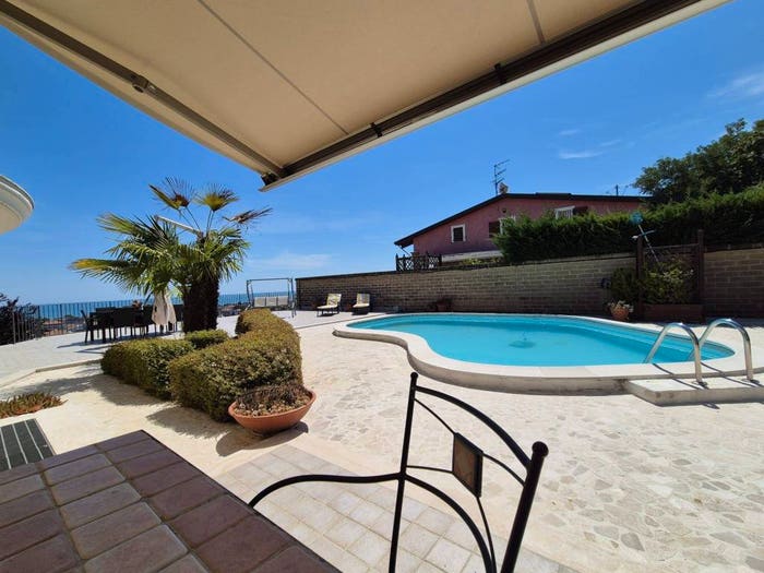 Casa con 6 locali in vendita in Via Cicognini, Francavilla al Mare