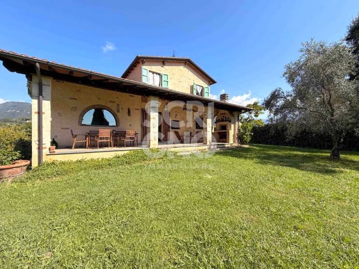Casa con 6 locali in vendita in Via Balza Fiorita, Camaiore Paese, Camaiore