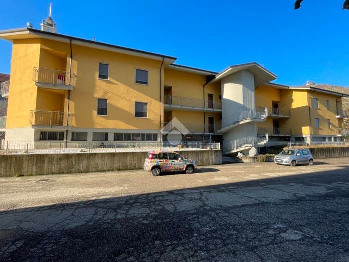 Appartamento quadrilocale in vendita in Piazza Costa, Centro, Santo Stefano Belbo