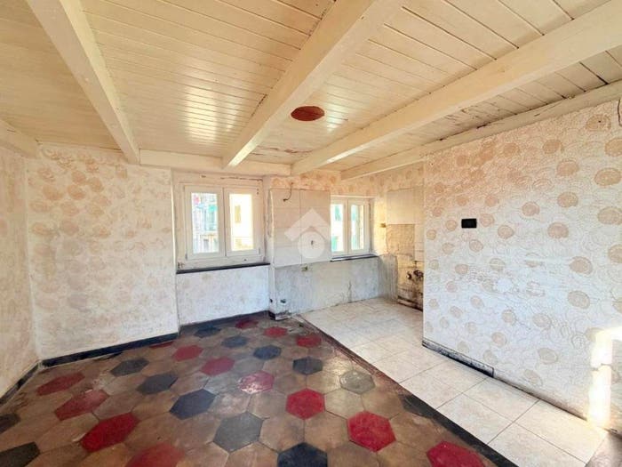 Appartamento trilocale in vendita in Via Umberto Bertolotti, Cornigliano, Genova
