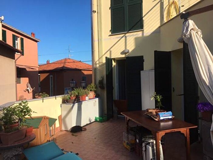 Appartamento trilocale in vendita in Via Giuseppe Garibaldi, Centro, Toirano