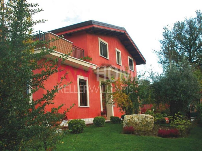 Casa con 6 locali in vendita in Via Bosco d'Olmi, Sant'Andrea del Garigliano