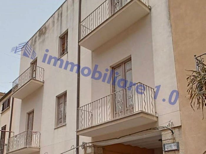 Casa con 6 locali in vendita in Corso Giuseppe Garibaldi, Calatafimi, CalatafimiSegesta