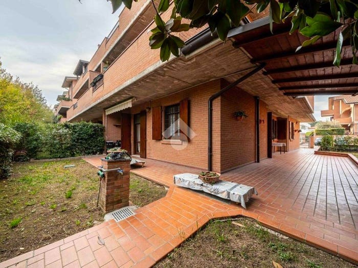 Appartamento trilocale in vendita in Via Colombo Quattrofrati Girolamo, Centro, Castelnuovo Rangone