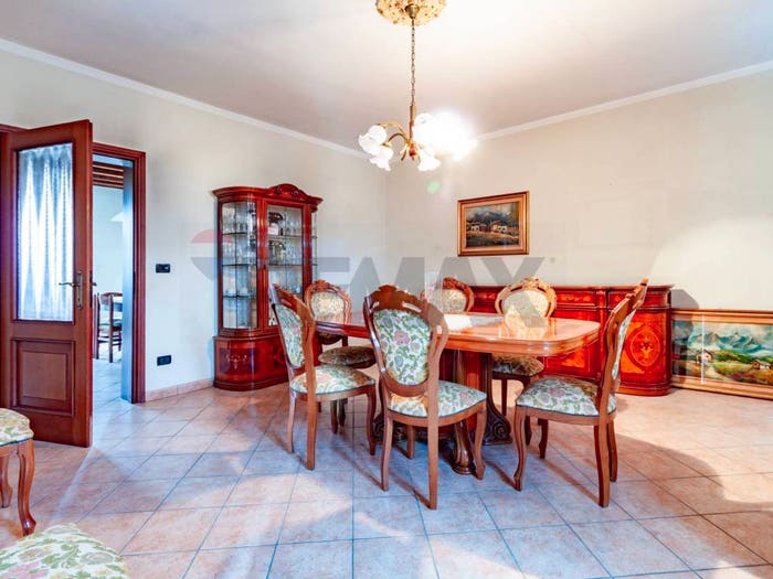 Casa con 6 locali in vendita in Marcaria