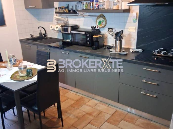 Appartamento trilocale in vendita in Via Cavour, Centro, Carrara