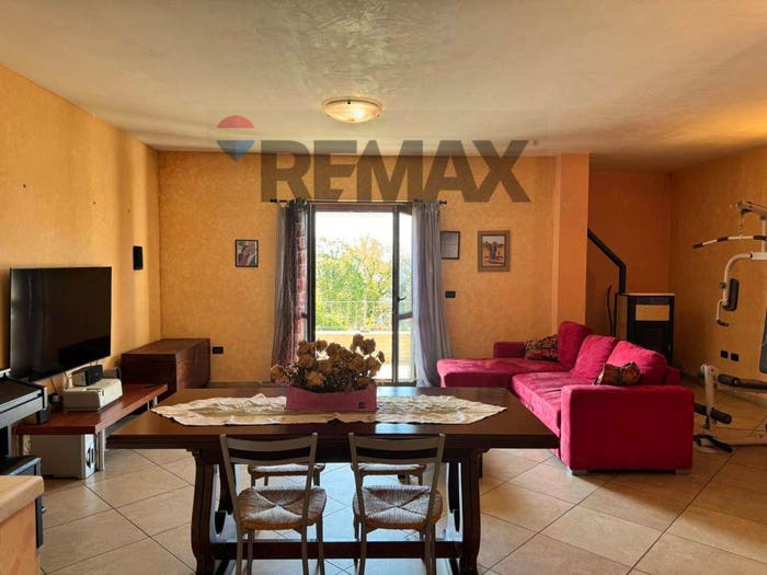 Casa con 5 locali in vendita in Via Paduli, Centro, Lettomanoppello