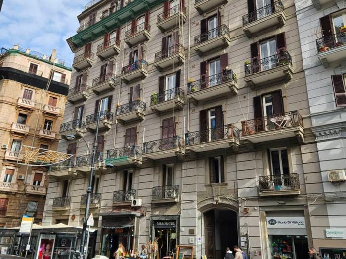 Appartamento trilocale in vendita in Via Santa Lucia, Santa Lucia, Napoli