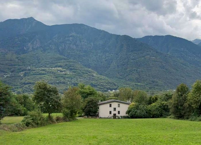 Appartamento bilocale in vendita in Via Giovanni Bertacchi, Castione Andevenno