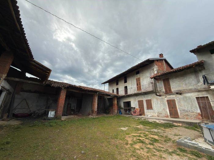 Appartamento con 6 locali in vendita in Via Gorizia, Benna