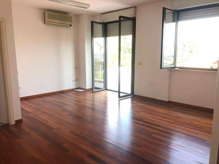 Appartamento trilocale in vendita in Q, Ancona