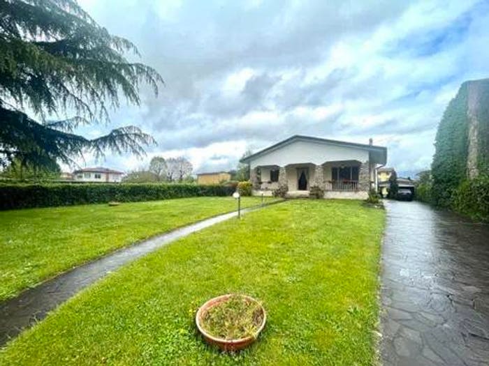 Casa con 6 locali in vendita in Centro, Capannori