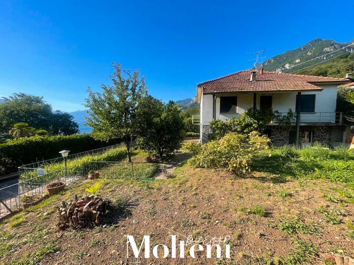Casa con 6 locali in vendita in via statale, Centro, Mandello del Lario