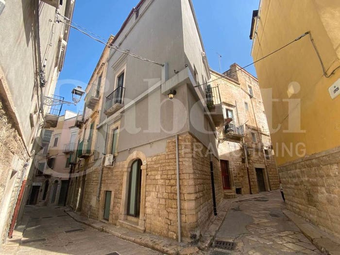 Appartamento trilocale in vendita in Via Calderisi, Centro Storico, Andria
