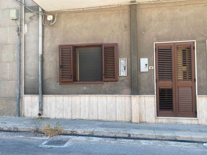 Casa quadrilocale in vendita in Via Giuseppe Cesare Abba, Commenda, Brindisi