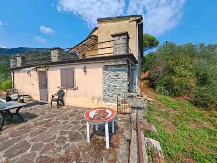 Casa con 6 locali in vendita in Vignola, Pontremoli