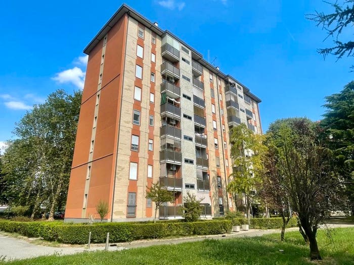 Appartamento trilocale in vendita in Via Enrico Falck, Gallaratese, Milano