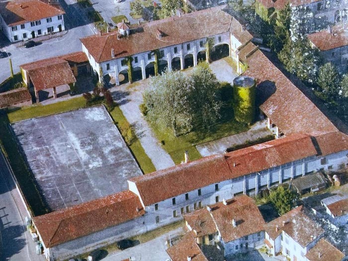 Casa con 6 locali in vendita in Via Castello, Centro, Spessa