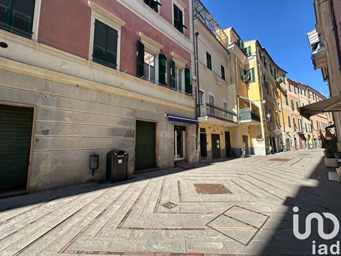 Appartamento con 5 locali in vendita in Via boragine, Centro, Loano