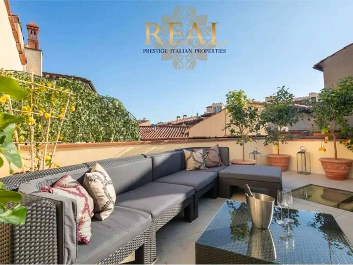 Appartamento con 6 locali in vendita in piazza Goldoni, Piazza della Repubblica, Firenze