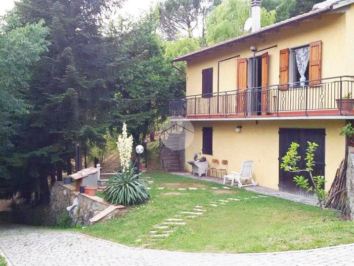 Casa con 6 locali in vendita in Via Trario, La Villa, Cantagallo