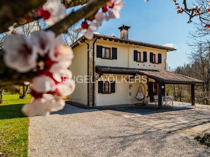 Casa quadrilocale in vendita in Via Costa De Val, Pieve di Soligo