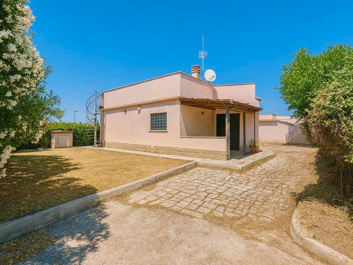 Casa quadrilocale in vendita in Via dei Gigli, Lido dei Pini di Ardea Lupetta, Ardea